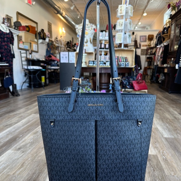 Michael Kors Black Jet Set Logo Pocket Tote Bag - Picture 1 of 6